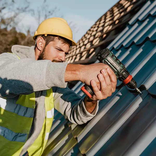 Why New Rochelle Property Owners Choose New Rochelle Roofing Pros for Metal Roof Replacement?