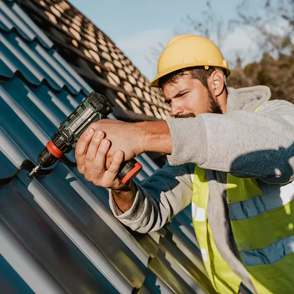 Why New Rochelle Homeowners Choose New Rochelle Roofing Pros for Steel Roof Repair Service?
